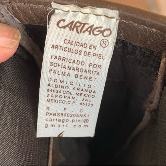 Cartago Leather Crossbody Messenger Bag - Picture 8 of 11